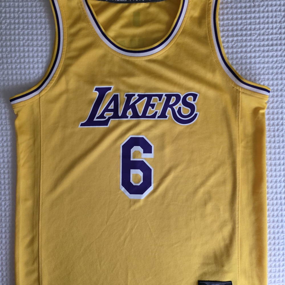 Fanatics yellow & purple LeBron James Lakers Basketball Jersey #6 youth sixe me